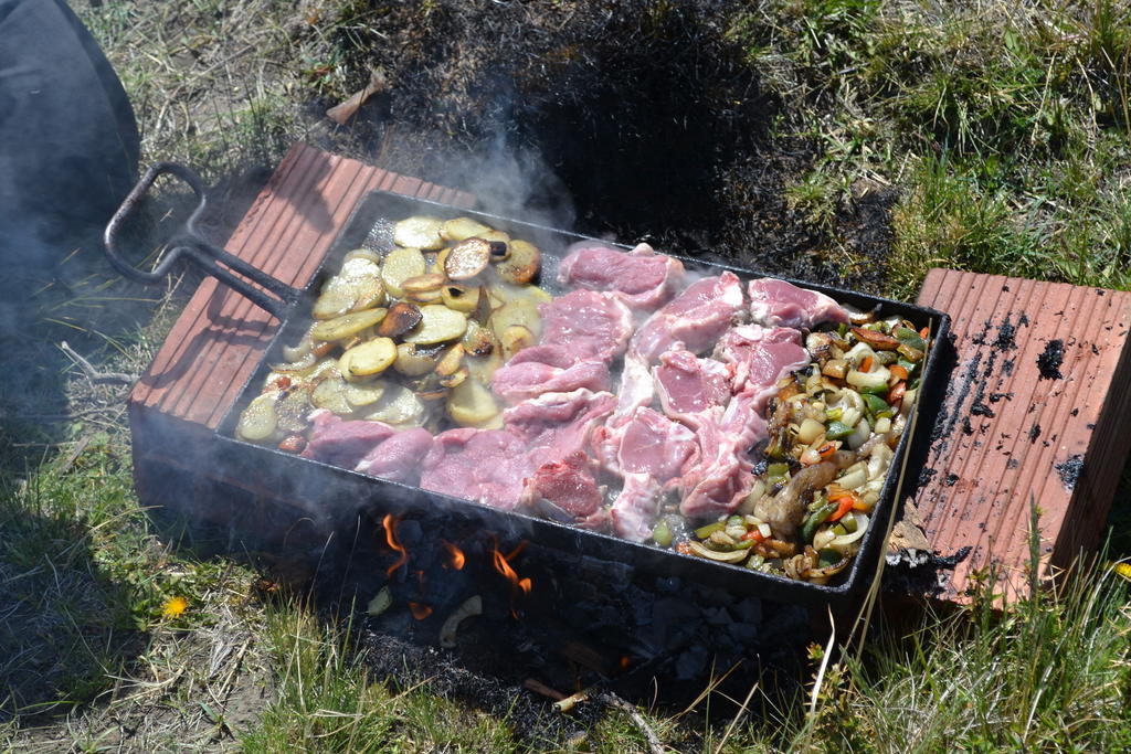 Camping Y Hostal El Ovejero El Calafate Luaran gambar