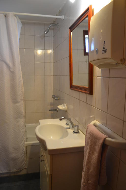 Camping Y Hostal El Ovejero El Calafate Bilik gambar