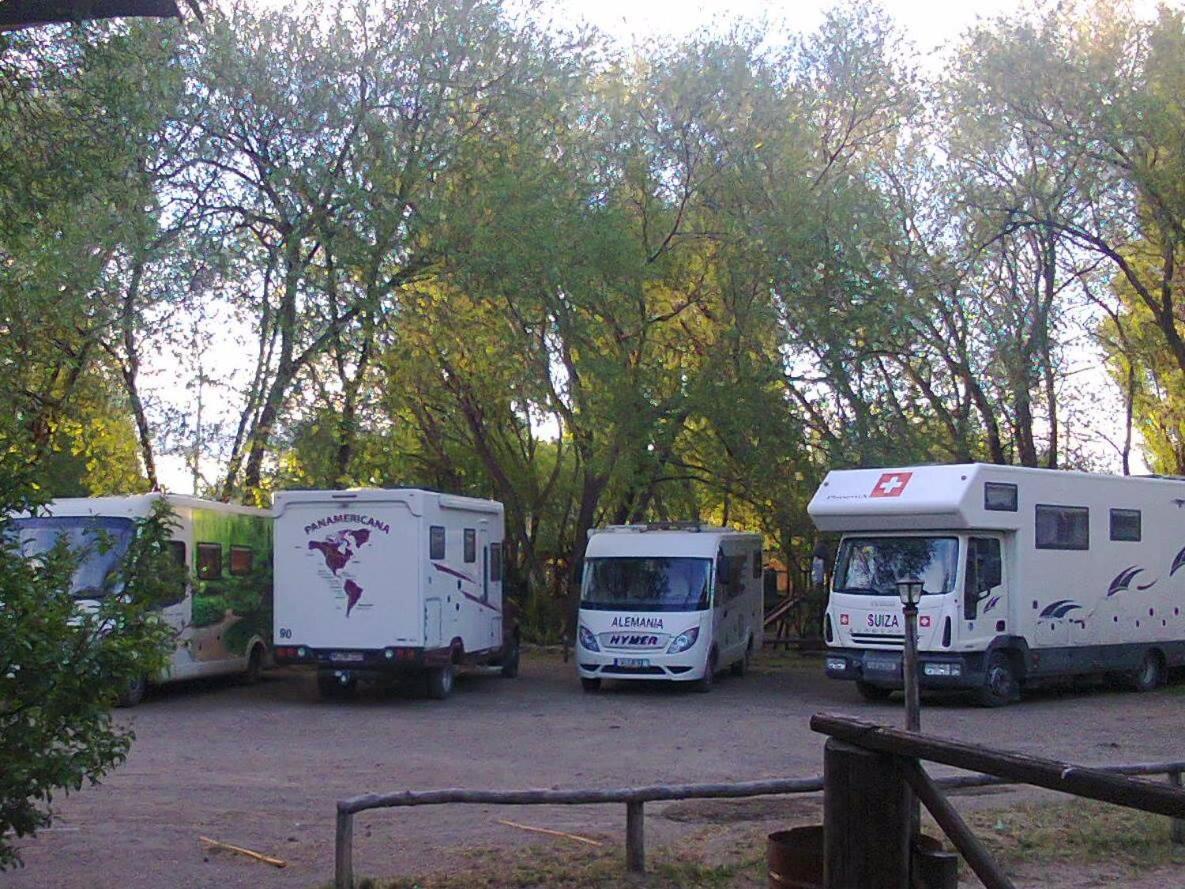 Camping Y Hostal El Ovejero El Calafate Luaran gambar