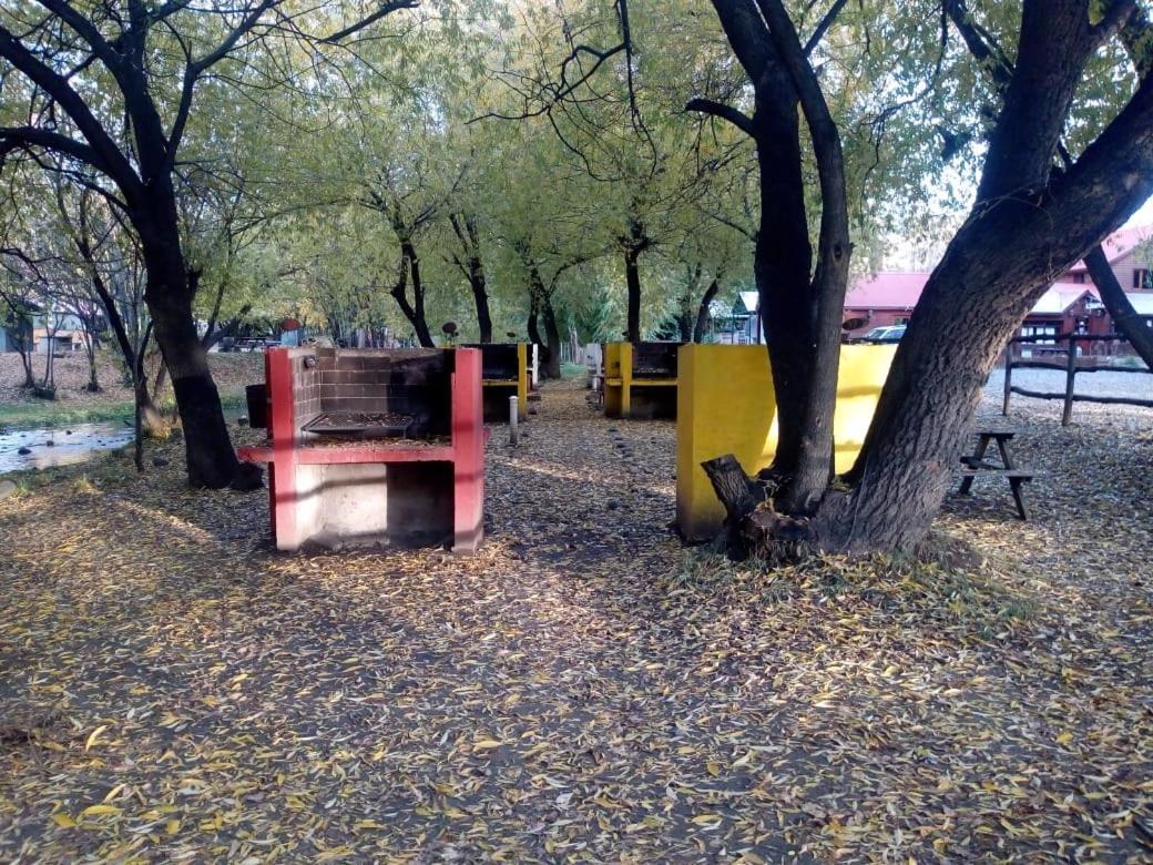 Camping Y Hostal El Ovejero El Calafate Luaran gambar